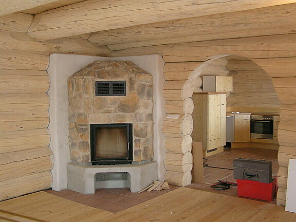 Innenansicht Blockhaus aus Naturstämmen